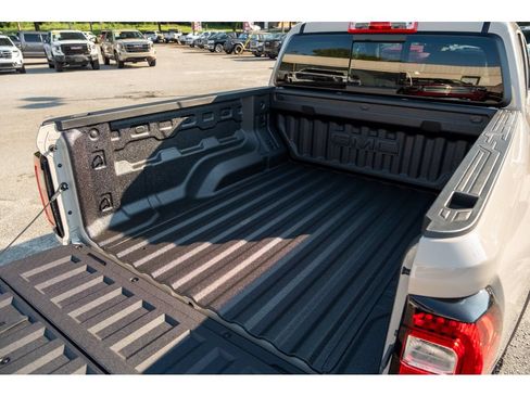 New 2026 GMC Canyon AT4 w/ Technology Plus Package AWD/4WD image 34