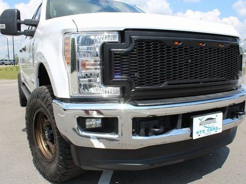 Used 2019 Ford F250 XLT w/ XLT Value Package image 5