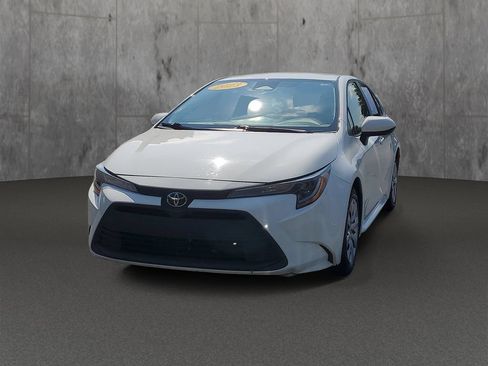 Used 2023 Toyota Corolla LE FWD image 3