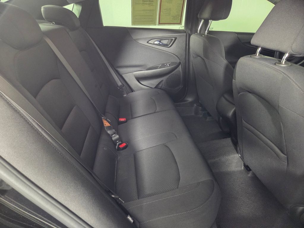 Used 2024 Chevrolet Malibu RS FWD image 27