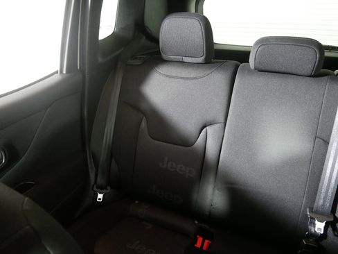 Used 2015 Jeep Renegade Latitude w/ Cold Weather Group II image 12