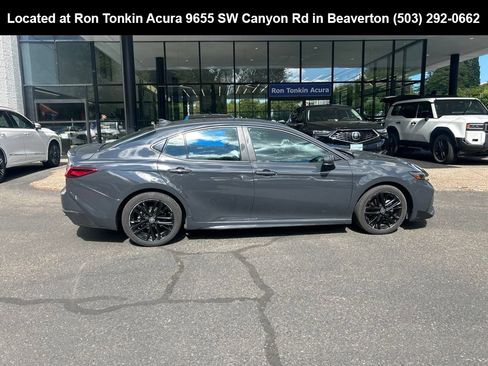 Used 2025 Toyota Camry SE FWD image 3