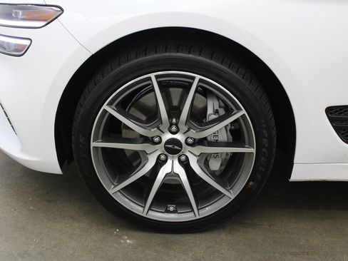 Used 2025 Genesis G70 2.5T image 28