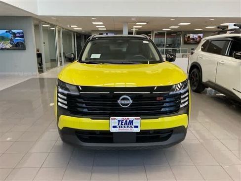 New 2025 Nissan Kicks SR image 3