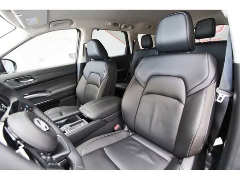 New 2025 Nissan Pathfinder SL image 23