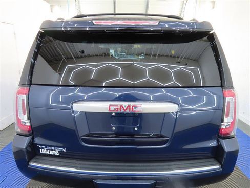 Used 2017 GMC Yukon Denali w/ Open Road Package image 11