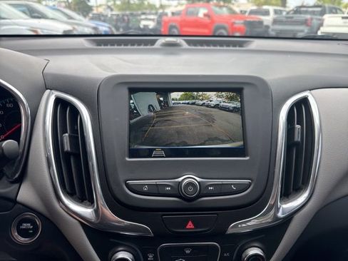 Used 2019 Chevrolet Equinox LS image 12