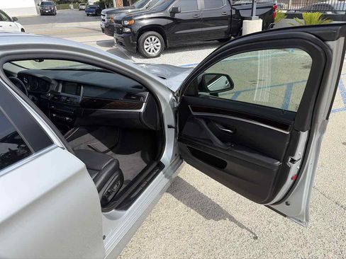 Used 2014 BMW 550i Sedan RWD image 27