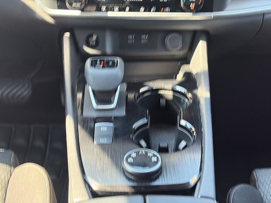Certified 2025 Nissan Rogue SV AWD/4WD image 33