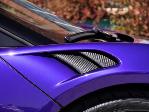 Used 2023 McLaren Artura RWD image 17