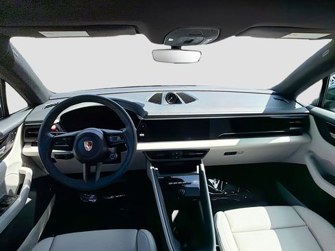 Used 2024 Porsche Macan 4 Electric image 17