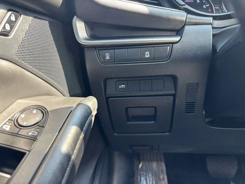 Used 2023 MAZDA MAZDA3 s FWD image 24