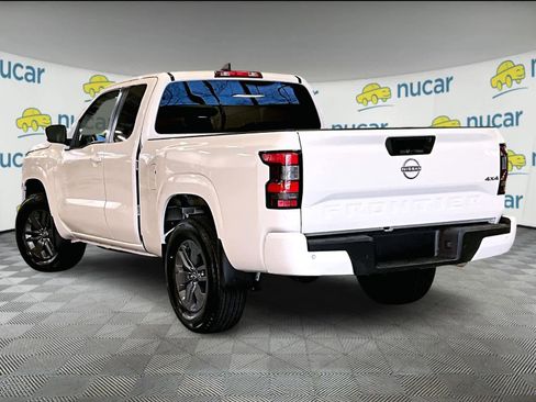 Used 2025 Nissan Frontier SV image 4