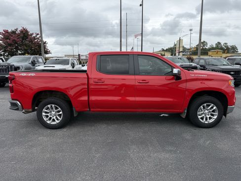 Used 2024 Chevrolet Silverado 1500 LT w/ Leather Package AWD/4WD image 11