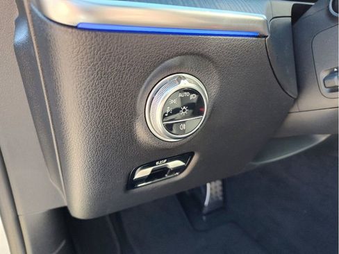 New 2025 Mercedes-Benz C 300 4MATIC Sedan image 17