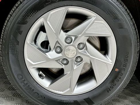 Certified 2025 Hyundai Sonata SE FWD image 10