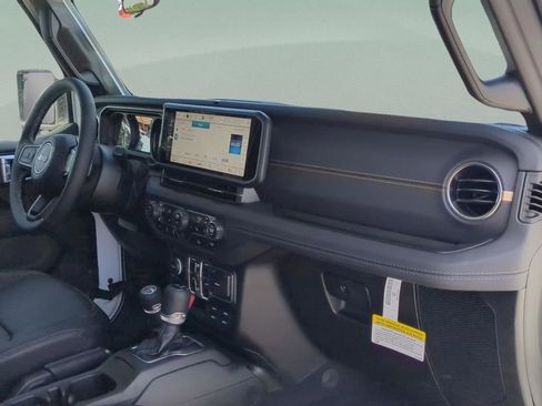 New 2025 Jeep Gladiator Sport image 29