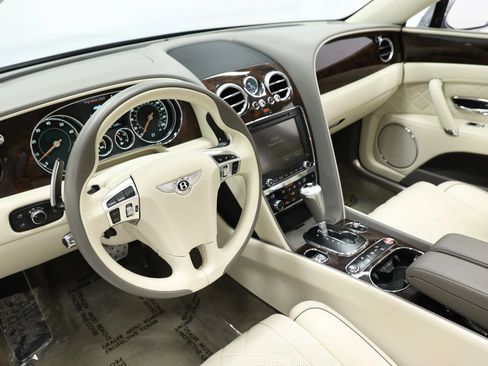 Used 2018 Bentley Flying Spur V8 AWD/4WD image 23