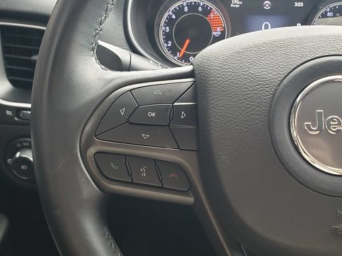 Used 2019 Jeep Cherokee Trailhawk AWD/4WD image 26