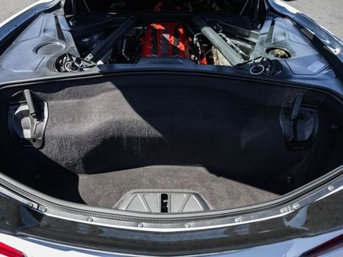 Used 2022 Chevrolet Corvette Stingray w/ Z51 Performance Package image 11