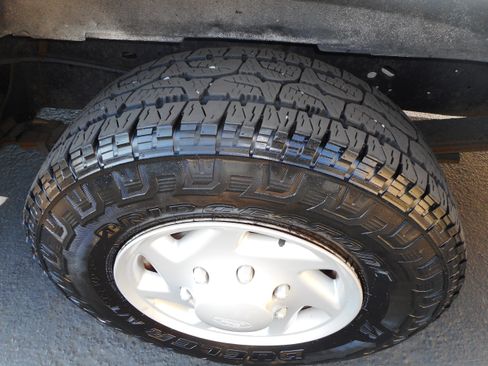 Used 2008 Ford E-350 and Econoline 350 Extended Super Duty image 11