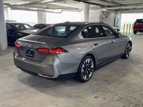 Used 2025 BMW 530i RWD image 8