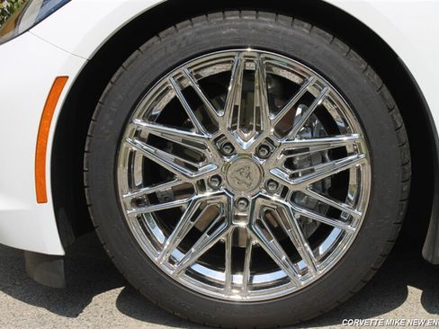 Used 2015 Chevrolet Corvette Stingray Convertible w/ 3LT Preferred Equipment Group RWD image 13
