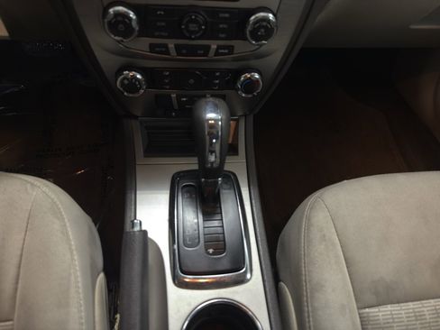 Used 2010 Ford Fusion SE image 12