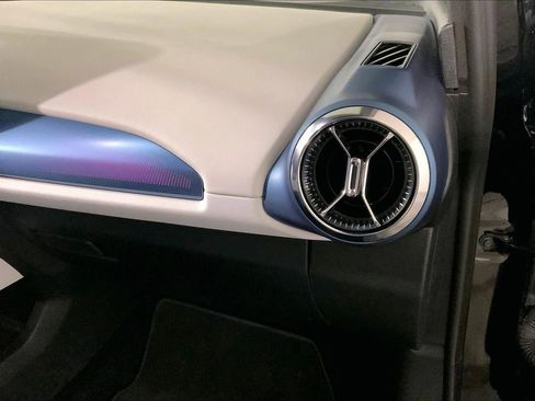 Used 2025 Chevrolet Equinox EV LT image 16