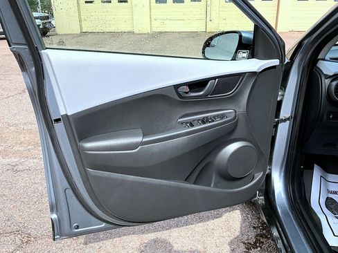 Used 2019 Hyundai Kona SE AWD/4WD image 10