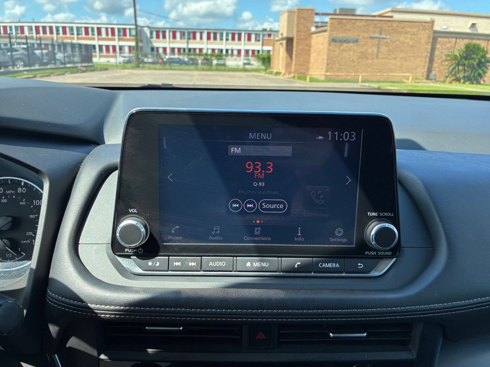 Used 2025 Nissan Rogue SV FWD image 19
