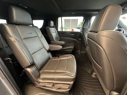 Used 2022 Cadillac Escalade ESV Premium Luxury AWD/4WD image 28