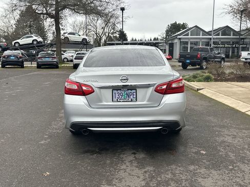 Used 2016 Nissan Altima 2.5 S w/ Power Driver Seat Package image 4