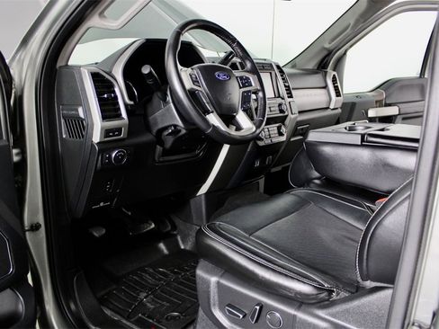 Used 2019 Ford F350 Lariat w/ Chrome Package image 20