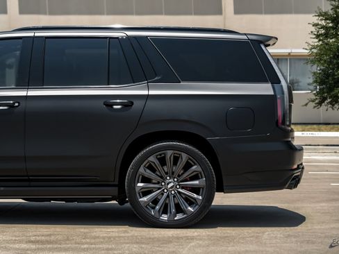 Used 2026 Cadillac Escalade V w/ LPO, Floor Liner Package AWD/4WD image 10