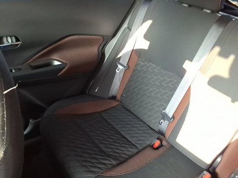Used 2023 Nissan Kicks SR FWD image 17