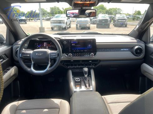 Certified 2025 Chevrolet Colorado ZR2 w/ Technology Package AWD/4WD image 17