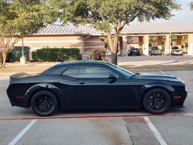 Used 2022 Dodge Challenger SRT Hellcat RWD image 2