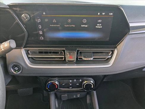 Used 2025 Chevrolet TrailBlazer LT AWD/4WD image 14