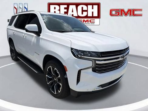 Used 2022 Chevrolet Tahoe LT w/ Luxury Package AWD/4WD image 2