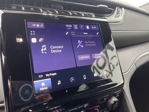 New 2025 Jeep Grand Cherokee Altitude image 15