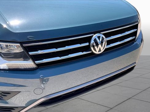 Used 2020 Volkswagen Tiguan SE w/ Panoramic Sunroof Package FWD image 30