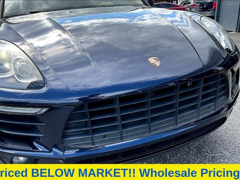 Used 2017 Porsche Macan AWD/4WD image 34