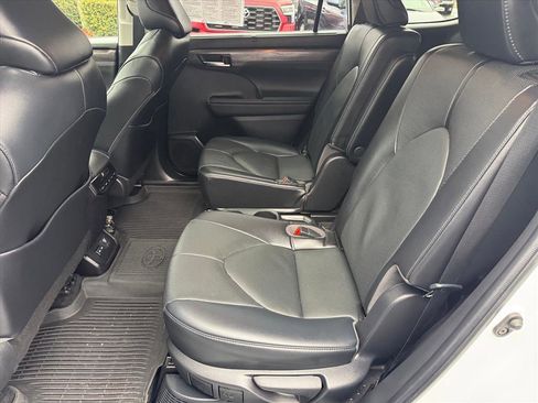 Certified 2022 Toyota Highlander Limited image 7