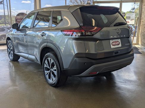Used 2023 Nissan Rogue SV w/ SV Premium B Package image 7