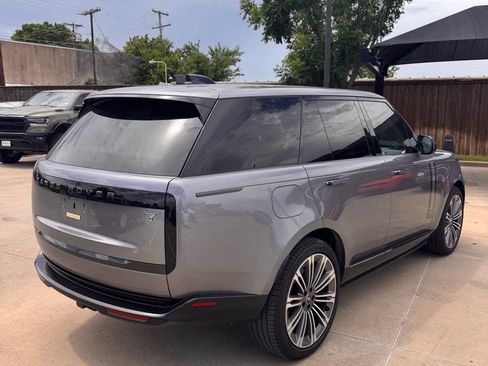 Used 2024 Land Rover Range Rover SE AWD/4WD image 8