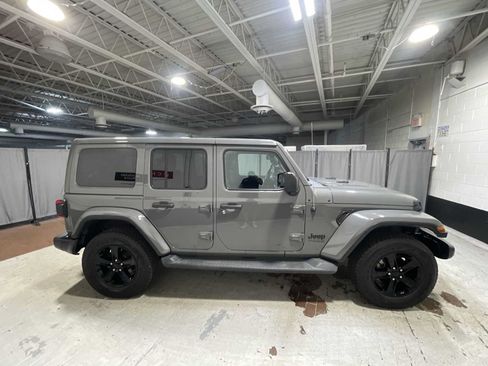 Used 2020 Jeep Wrangler Unlimited Sahara AWD/4WD image 27