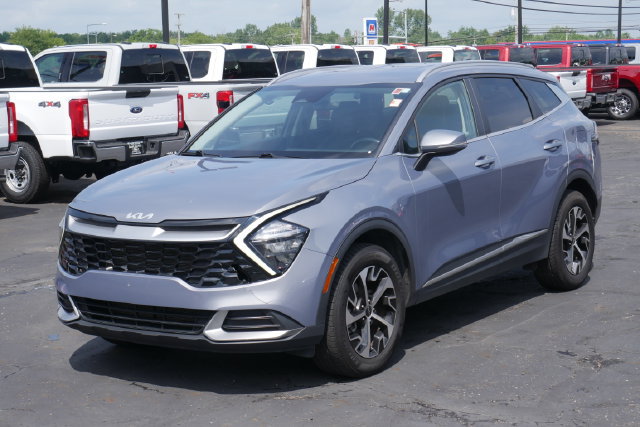 Used 2023 Kia Sportage EX AWD/4WD image 7