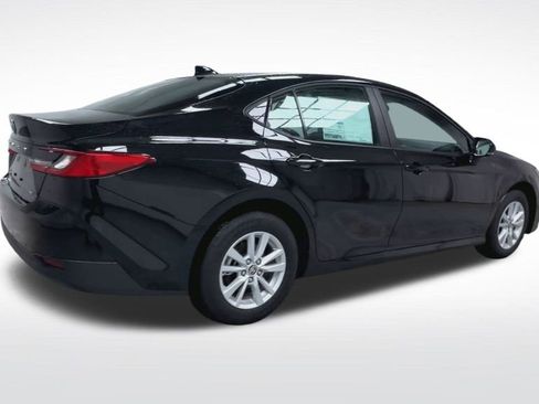 New 2026 Toyota Camry LE image 9