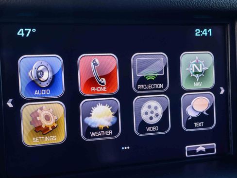 Used 2017 Chevrolet Suburban Premier image 4